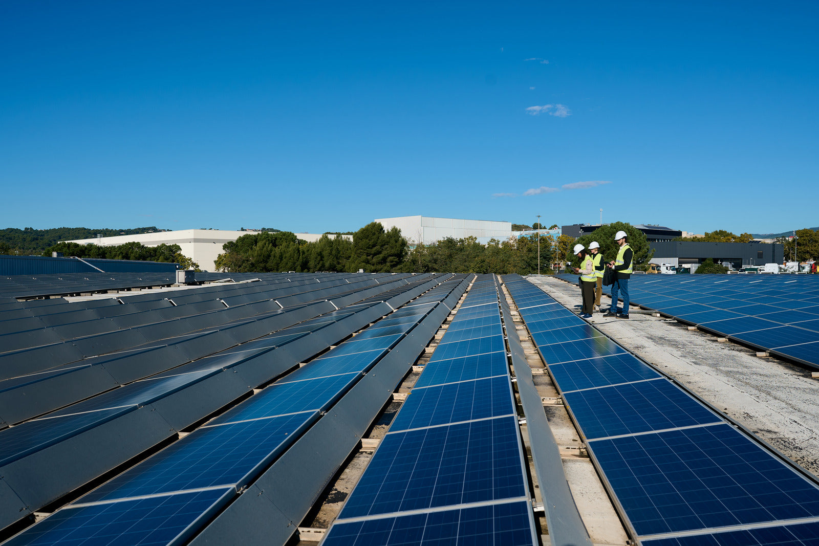 How Commercial Buildings Benefit From High-Efficiency N-Type Solar Panels